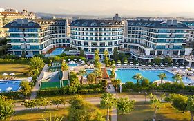 Commodore Elite Suites & Spa (Adults Only)